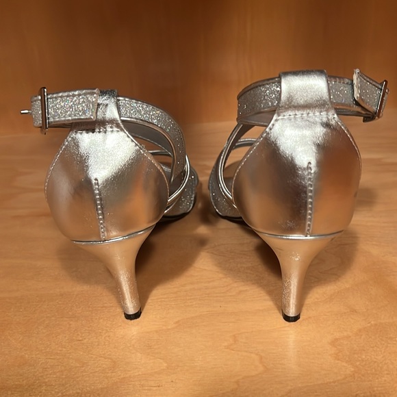 DYEABLES LADIES SHOES - Picture 2 of 5